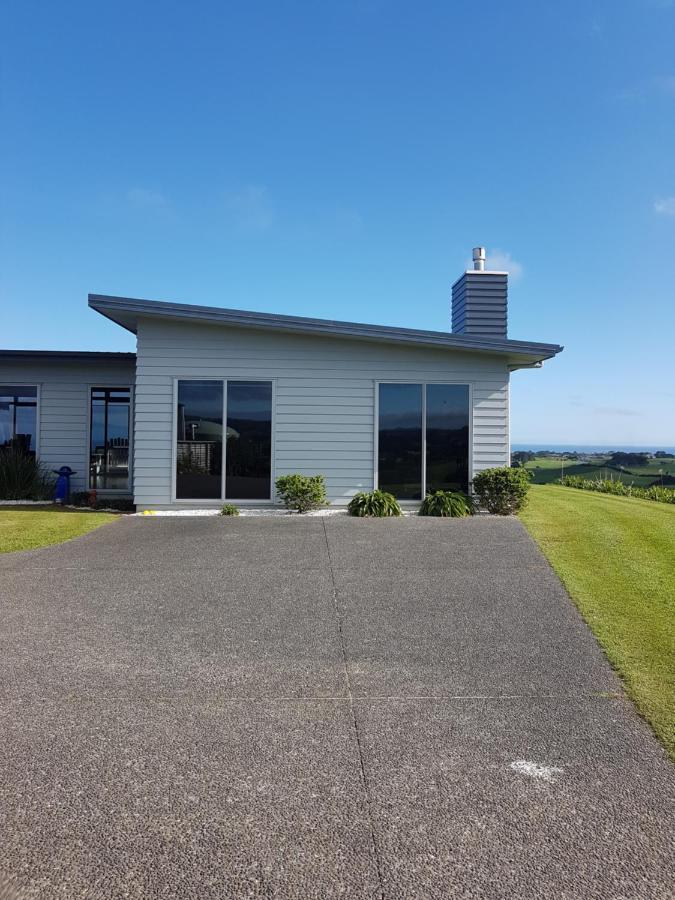 House On The Hill Bed & Breakfast New Plymouth Exterior photo